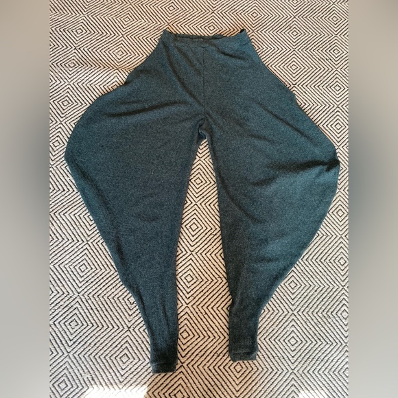 Onion “miss auntie’s pants” in evergreen knit - Picture 3 of 7